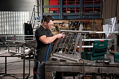 Применение пневматической прямошлифовальной машины Metabo DG 25 SET